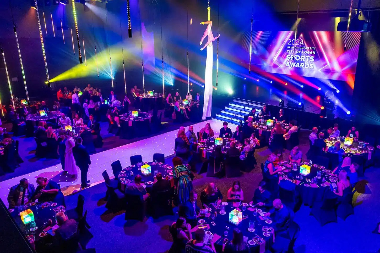 Eventlocatie ingericht voor een gala